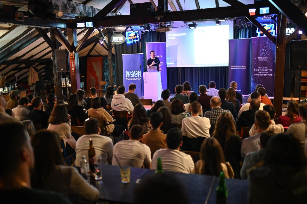 AI training and RAG systems presentation at WeTalkData community meetup